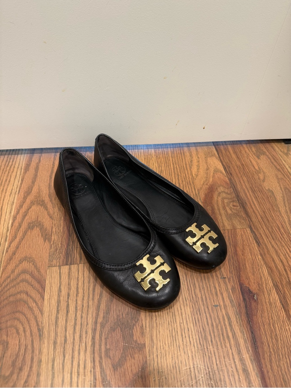 Tory Burch Black Leather Ballet Flats with Gold Logo Medallion